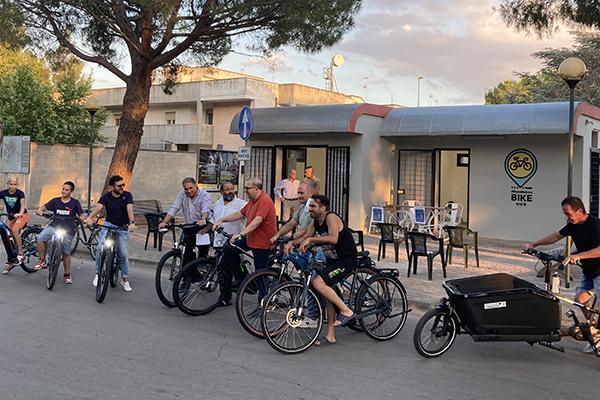 Copertino bike hub